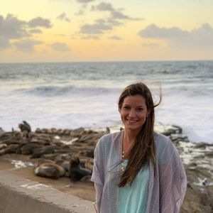 Meet your Posher, Danielle